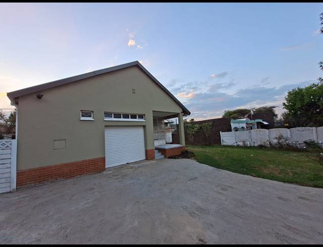 3 BEDROOM FREEHOLD TO LET IN ILLIONDALE